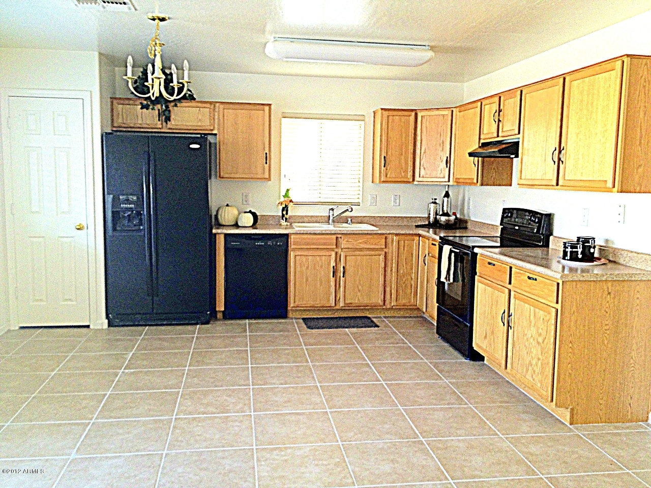 6524 East Refuge Road Florence, AZ 85132 - Photo 3 of 28 Cozy Kitchen