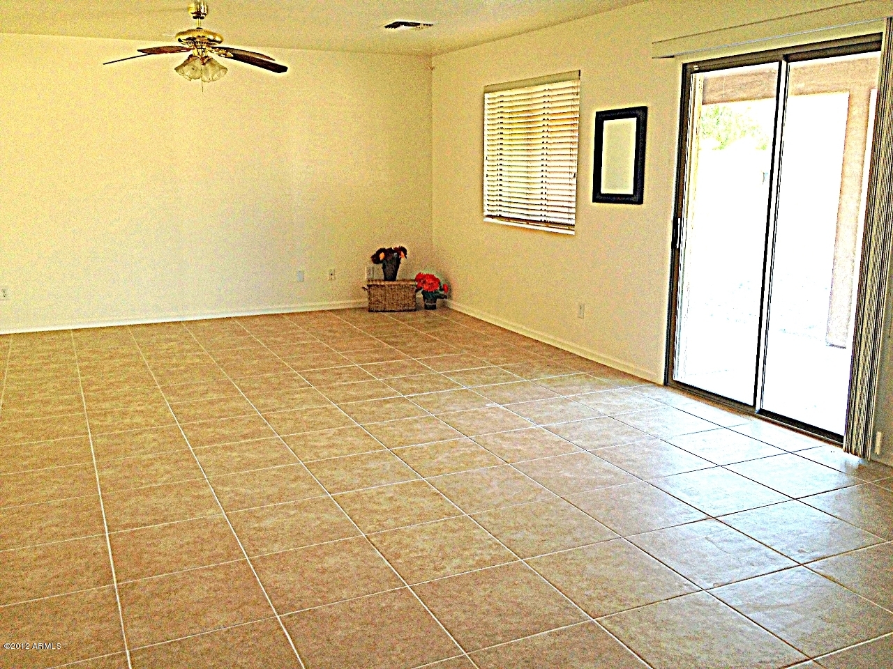 6524 East Refuge Road Florence, AZ 85132 - Photo 5 of 28 Entire 1st Floor is TILE!
