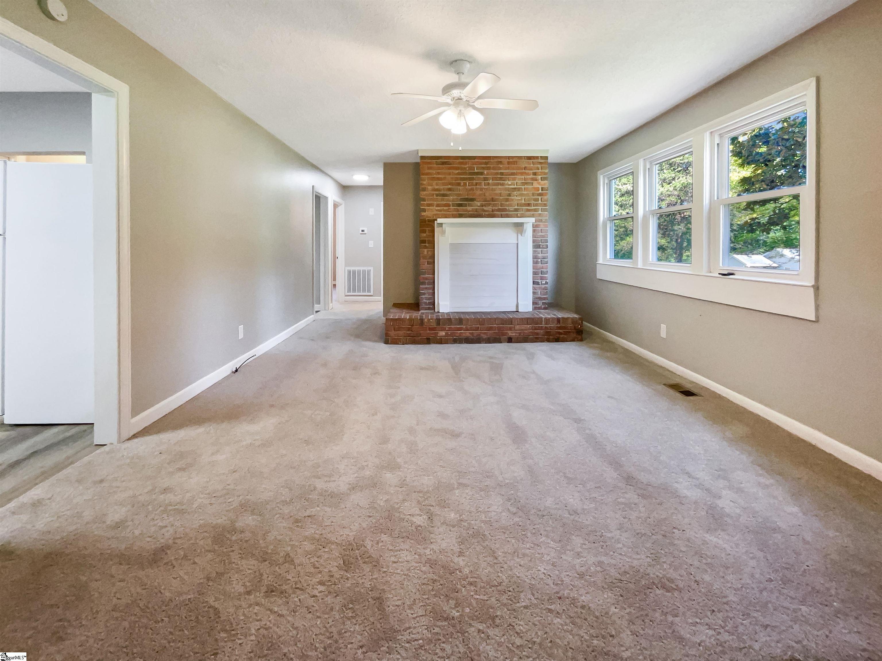 921 Barnwell Road Spartanburg, SC 29303 - Photo 2 of 17