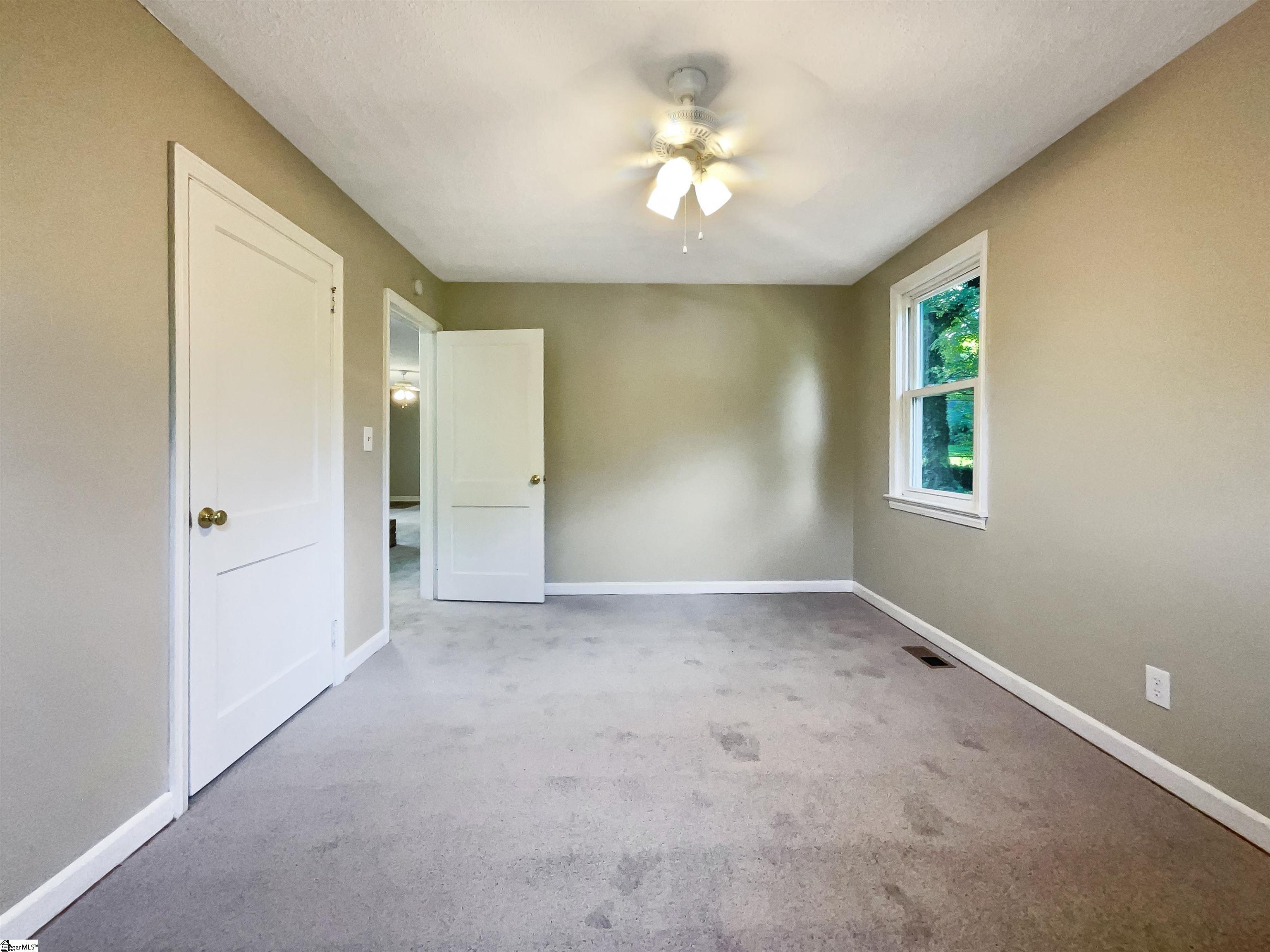 921 Barnwell Road Spartanburg, SC 29303 - Photo 3 of 17