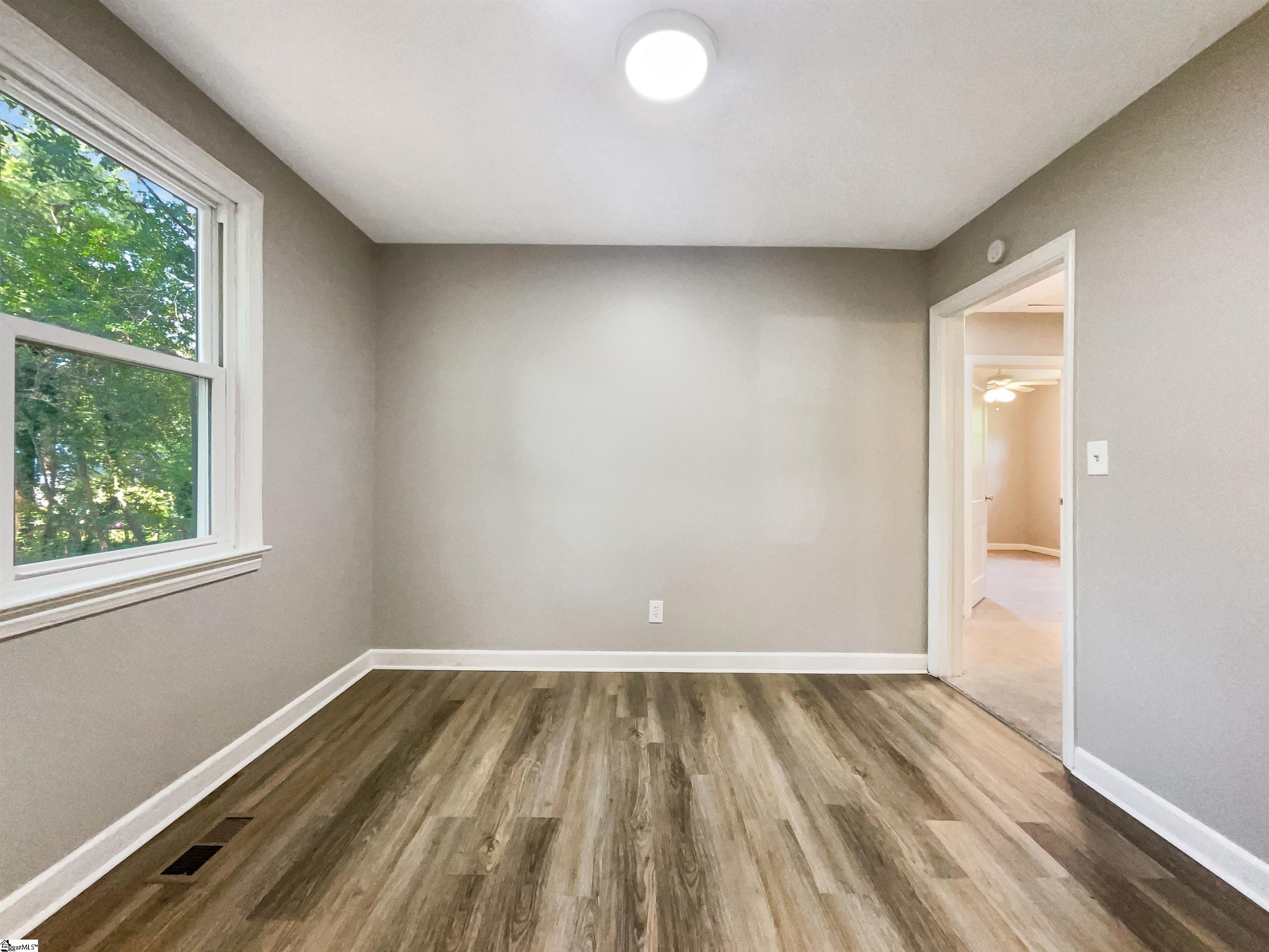 921 Barnwell Road Spartanburg, SC 29303 - Photo 6 of 17