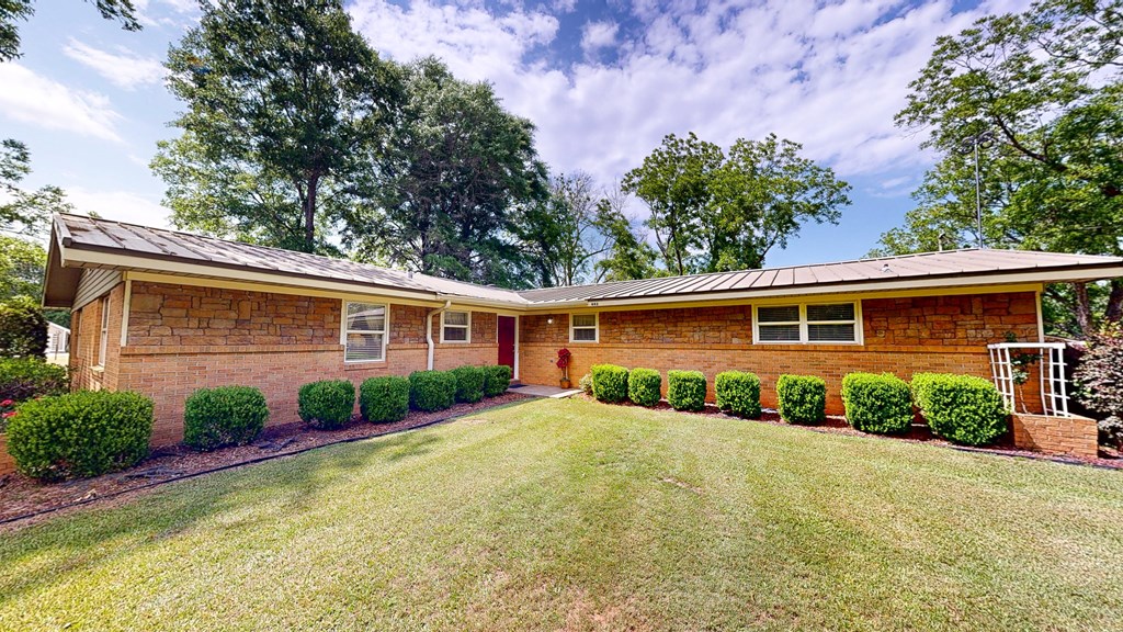 442 Hicks Road Dothan, AL 36303 - Photo 5 of 49