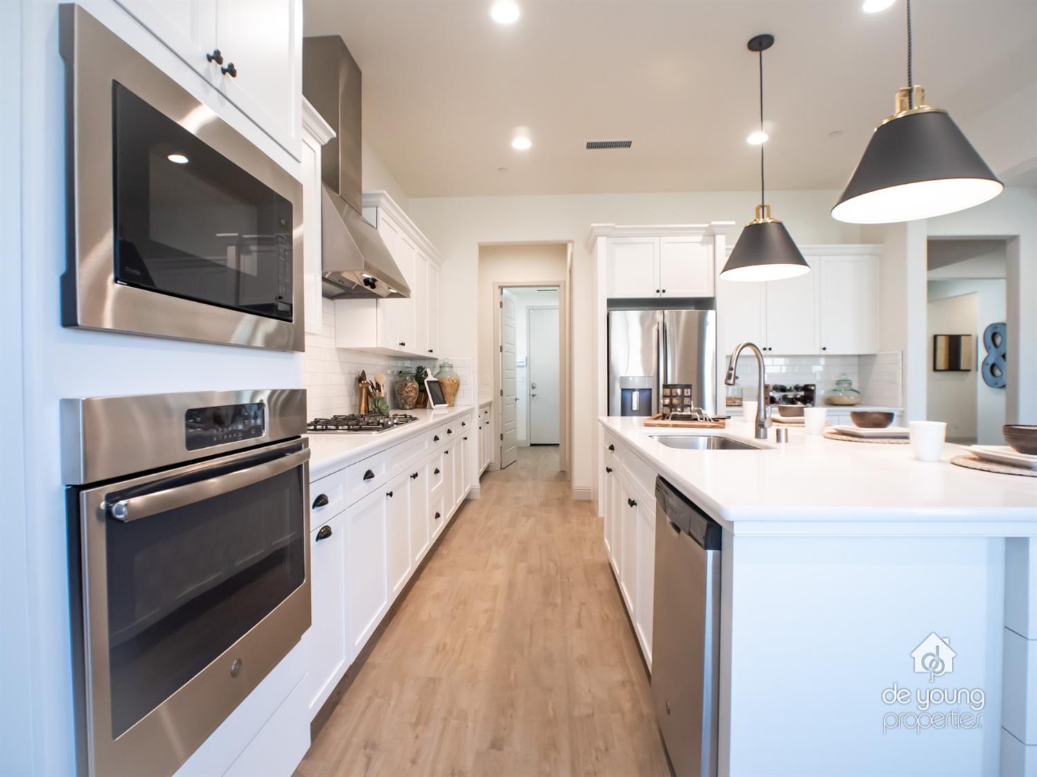 2924 Portland Avenue Clovis, CA 93619 - Photo 8 of 25