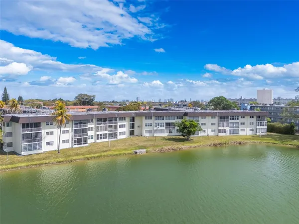 $175,000 | 1530 Northeast 191st Street, Unit 105, Miami, FL 33179