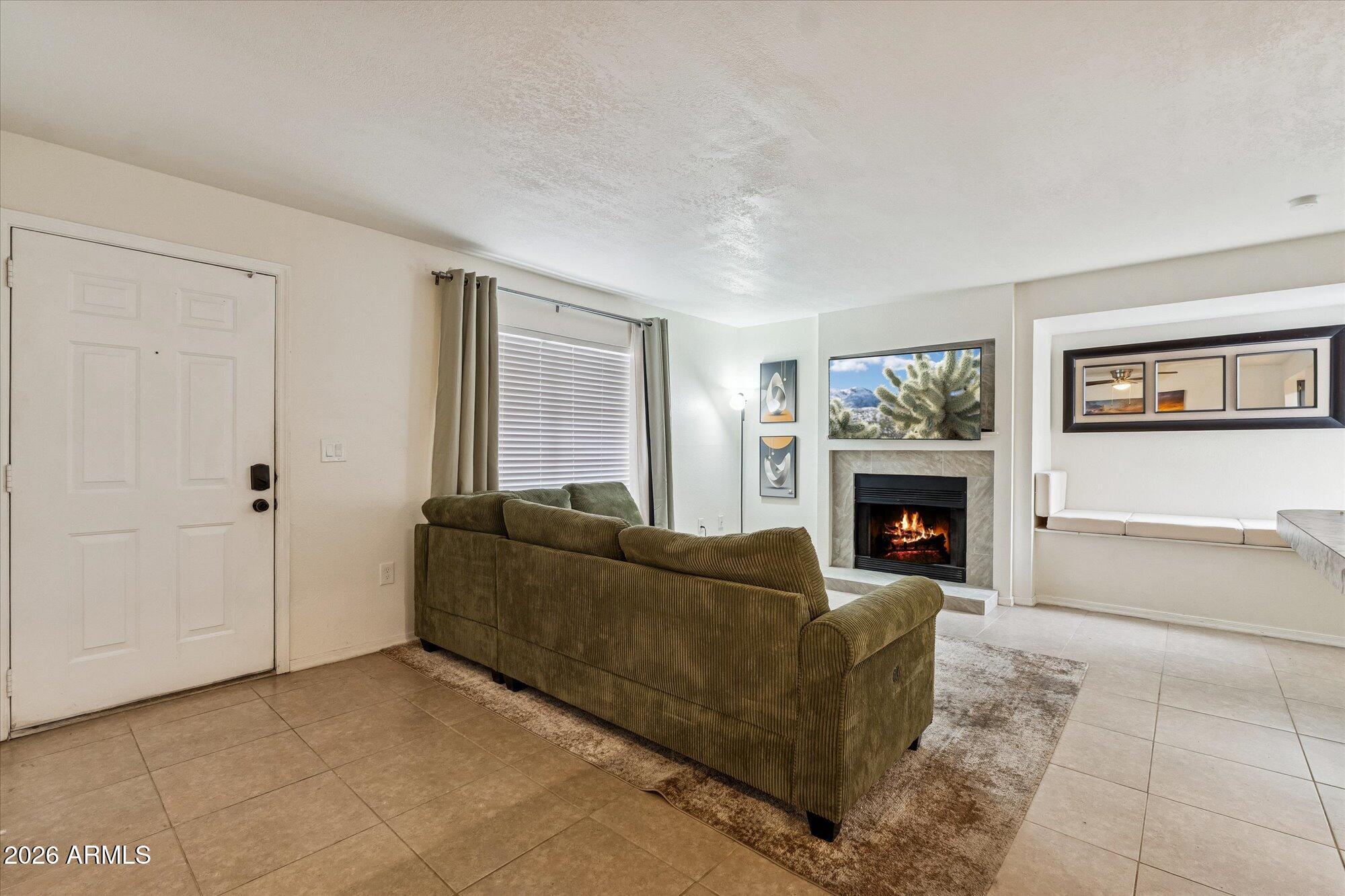 1645 West Baseline Road, Unit 2084 Mesa, AZ 85202 - Photo 2 of 13 Great Room