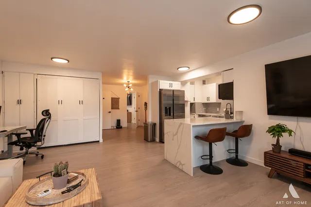 $250,000 | 2909 North Sheridan Road, Unit 407, Chicago, IL 60657