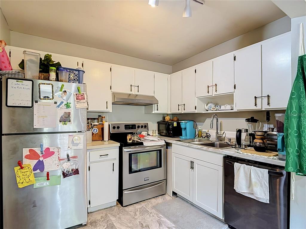 11805 Raintree Lake Lane, Unit D Temple Terrace, FL 33617 - Photo 17 of 32