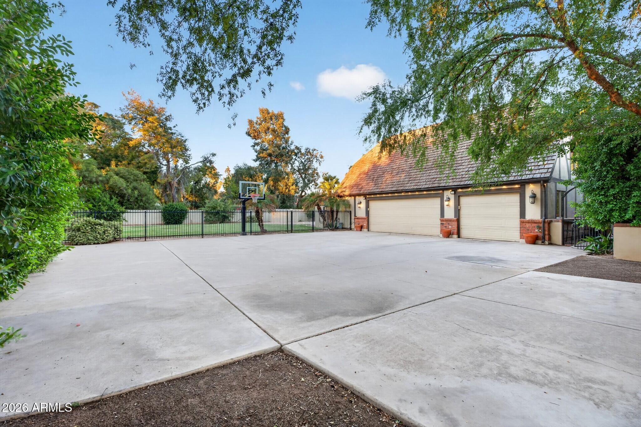 1080 North Riata Street Gilbert, AZ 85234 - Photo 162 of 169 3 Car Garage