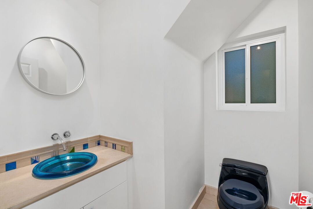 3023 Berkeley Avenue, Unit 8 Los Angeles, CA 90026 - Photo 22 of 38
