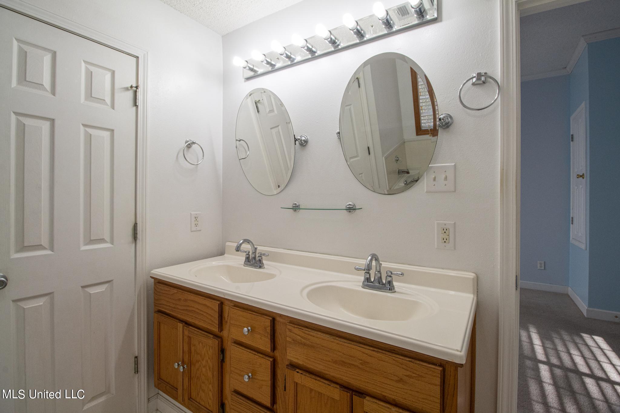 1421 Spruce Street Ocean Springs, MS 39564 - Photo 11 of 21 1421 Spruce-72014