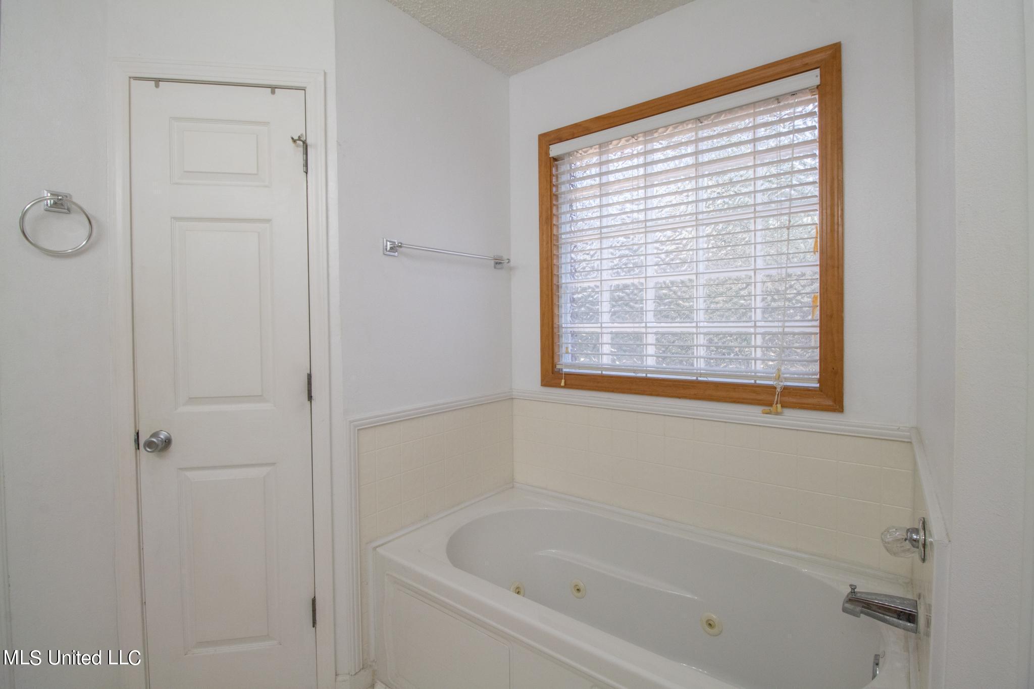 1421 Spruce Street Ocean Springs, MS 39564 - Photo 13 of 21 1421 Spruce-72016