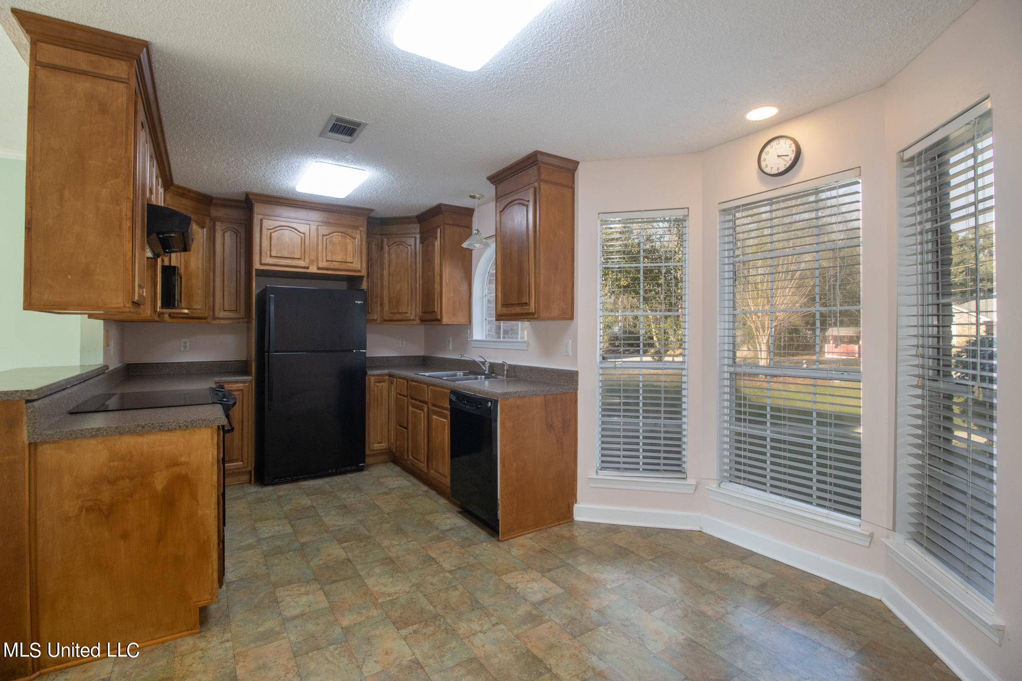 1421 Spruce Street Ocean Springs, MS 39564 - Photo 5 of 21 1421 Spruce-72005