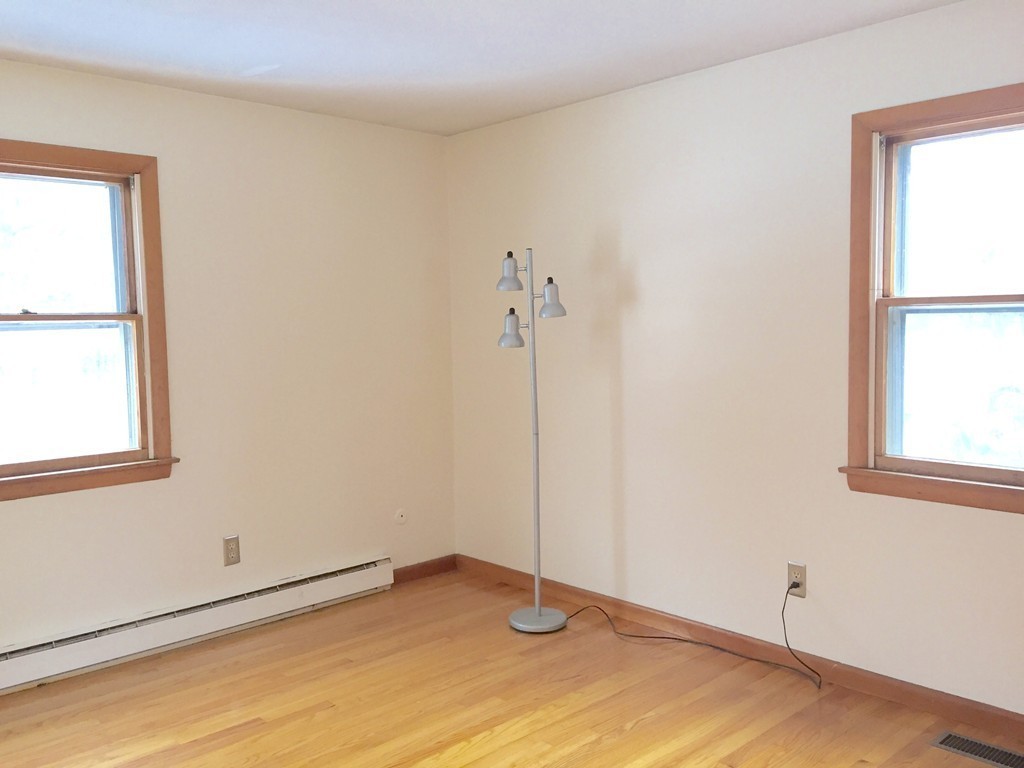 28 Farmington Road Amherst, MA 01002 - Photo 16 of 26 Gallery Image 16