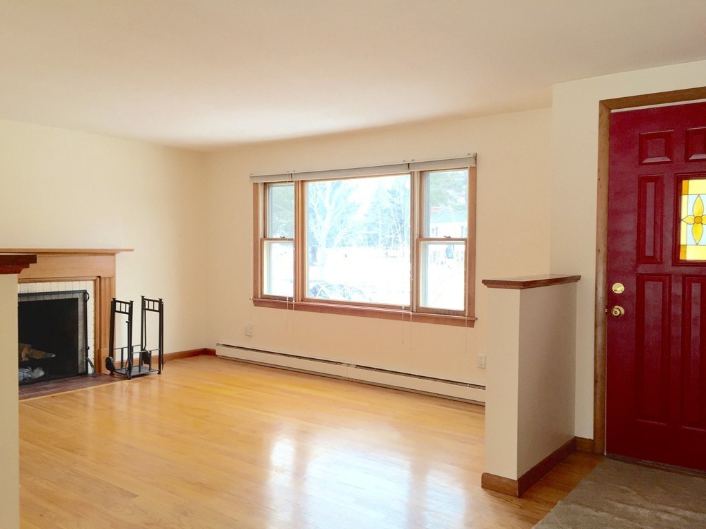 28 Farmington Road Amherst, MA 01002 - Photo 5 of 26 Gallery Image 5