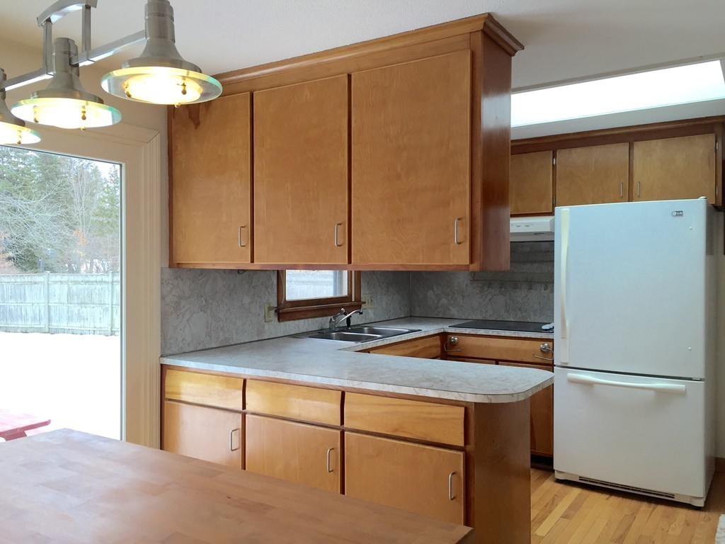 28 Farmington Road Amherst, MA 01002 - Photo 8 of 26 Gallery Image 8