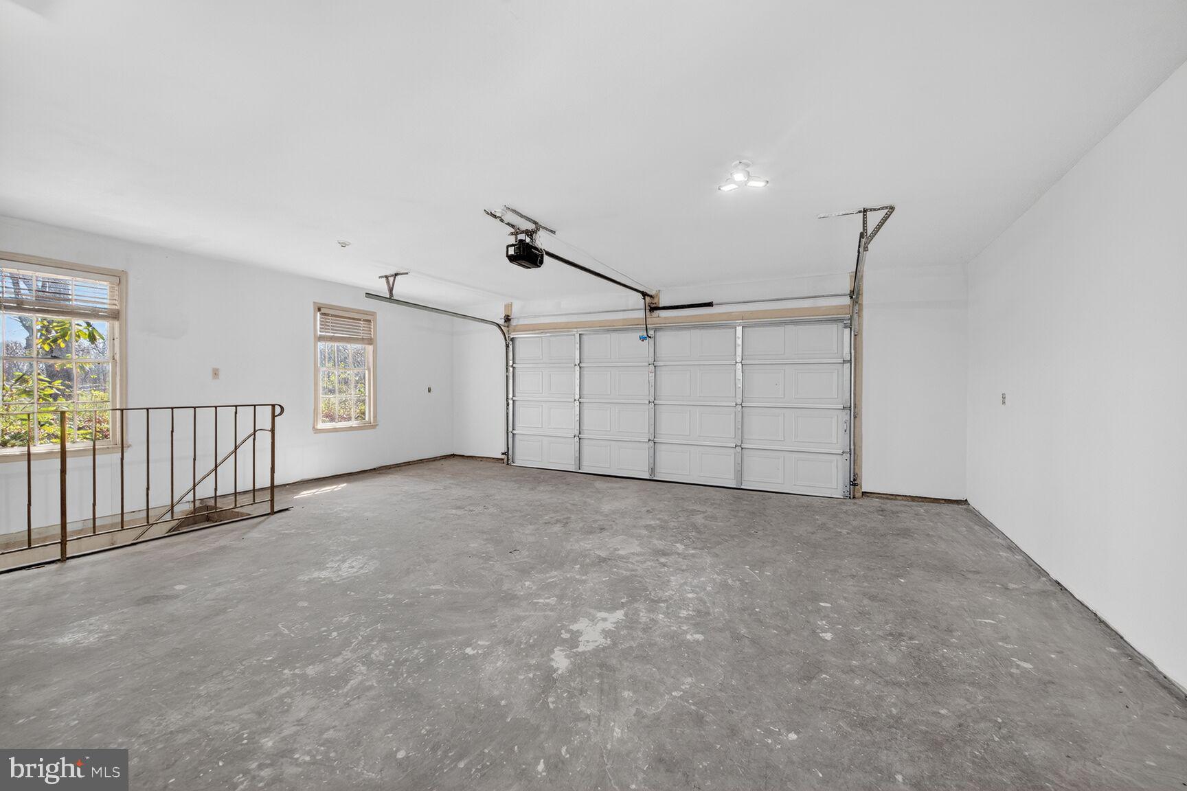 21733 Oatlands Road Aldie, VA 20105 - Photo 12 of 50 a view of a garage