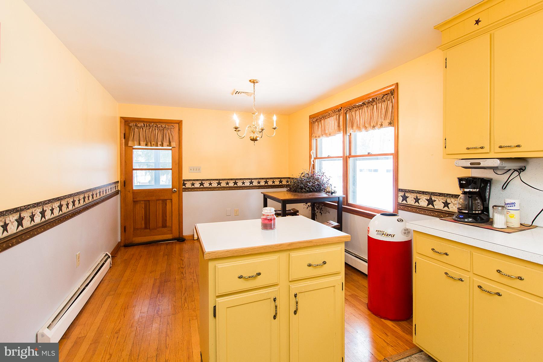 519 East Newport Road Lititz, PA 17543 - Photo 11 of 32 open to dining area
