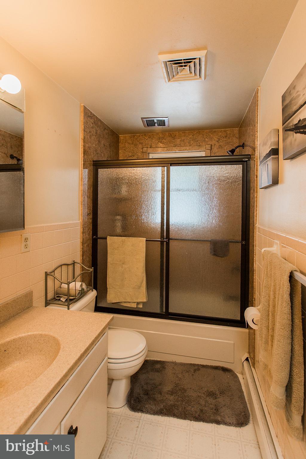 519 East Newport Road Lititz, PA 17543 - Photo 21 of 32 1st floor full bathroom