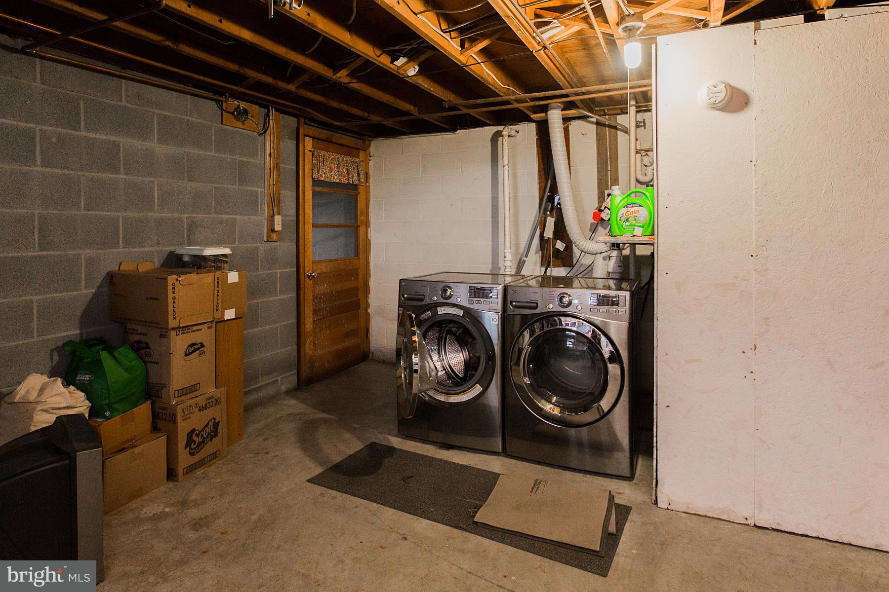 519 East Newport Road Lititz, PA 17543 - Photo 27 of 32 laundry space
