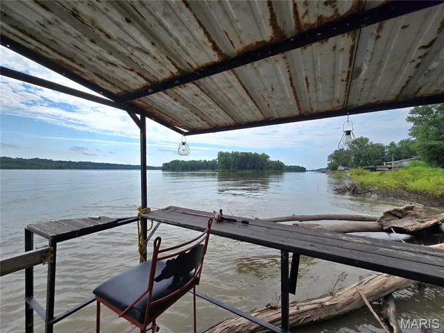 $129,999 | 161 Old River Road, Elsberry, MO 63343