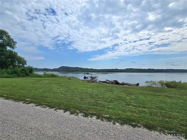 $129,999 | 161 Old River Road, Elsberry, MO 63343