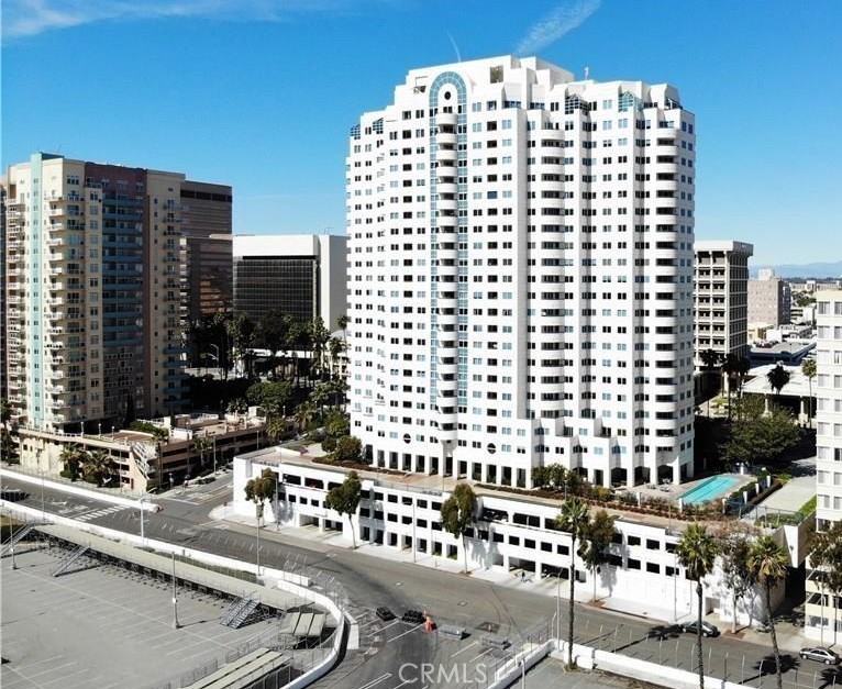 525 East Seaside Way, Unit 1601 Long Beach, CA 90802 - Photo 4 of 60 a view of a tall building