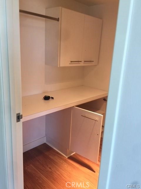 525 East Seaside Way, Unit 1601 Long Beach, CA 90802 - Photo 49 of 60 a bathroom with a bathtub