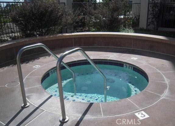 525 East Seaside Way, Unit 1601 Long Beach, CA 90802 - Photo 54 of 60 Jacuzzi