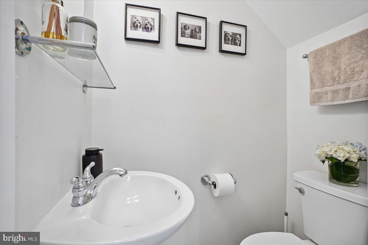 1704 A Street Southeast Washington, DC 20003 - Photo 18 of 37 Powder room