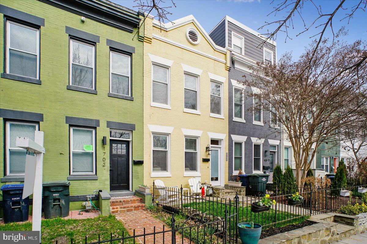 1704 A Street Southeast Washington, DC 20003 - Photo 3 of 37