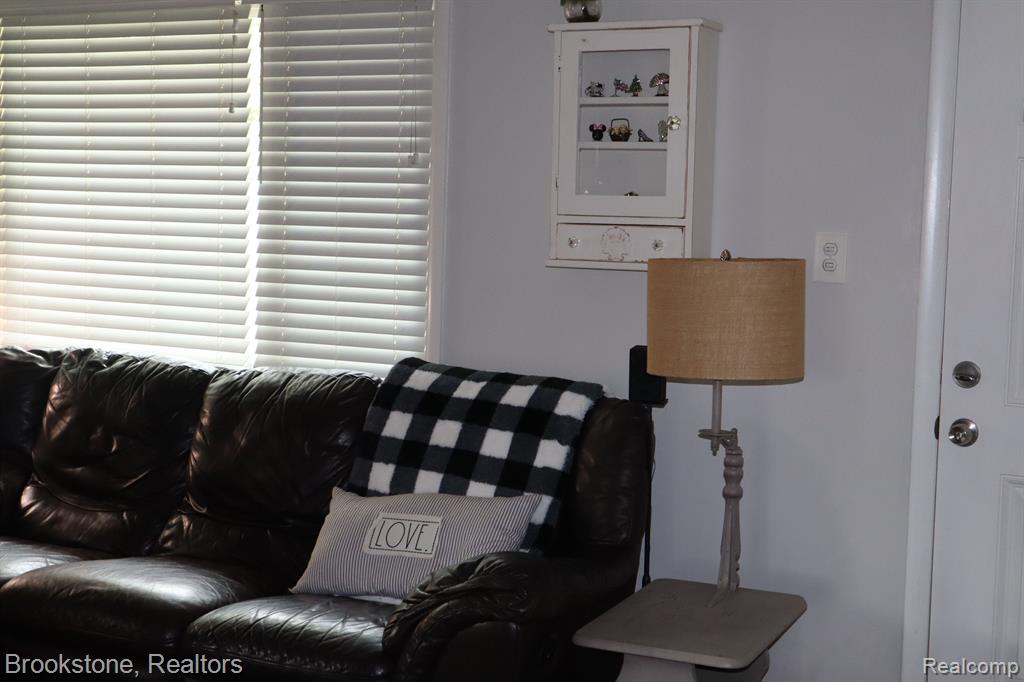 47241 Roland Street Utica, MI 48317 - Photo 12 of 28 Gallery Image 12