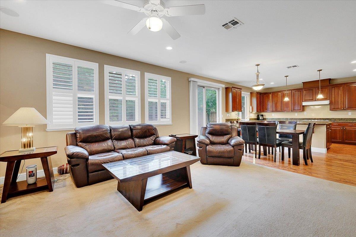 10022 Spring View Way Elk Grove, CA 95757 - Photo 13 of 51