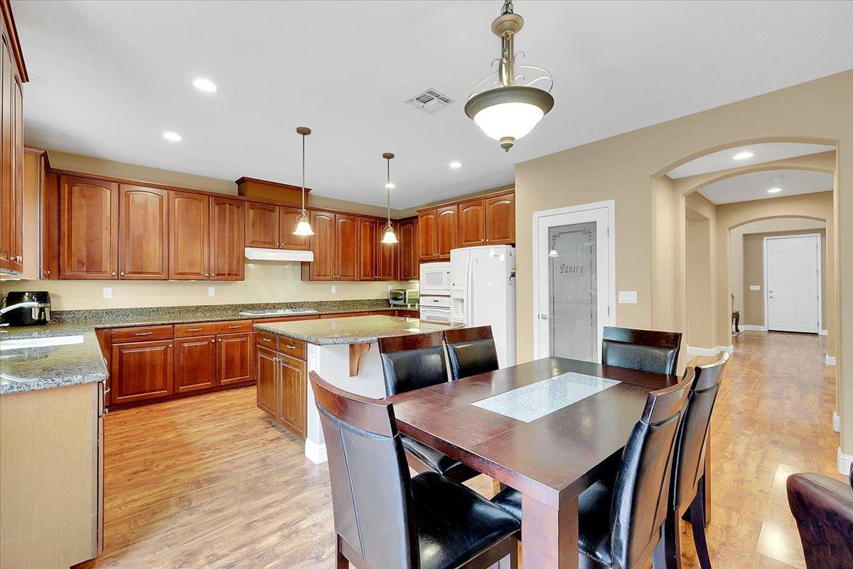 10022 Spring View Way Elk Grove, CA 95757 - Photo 16 of 51