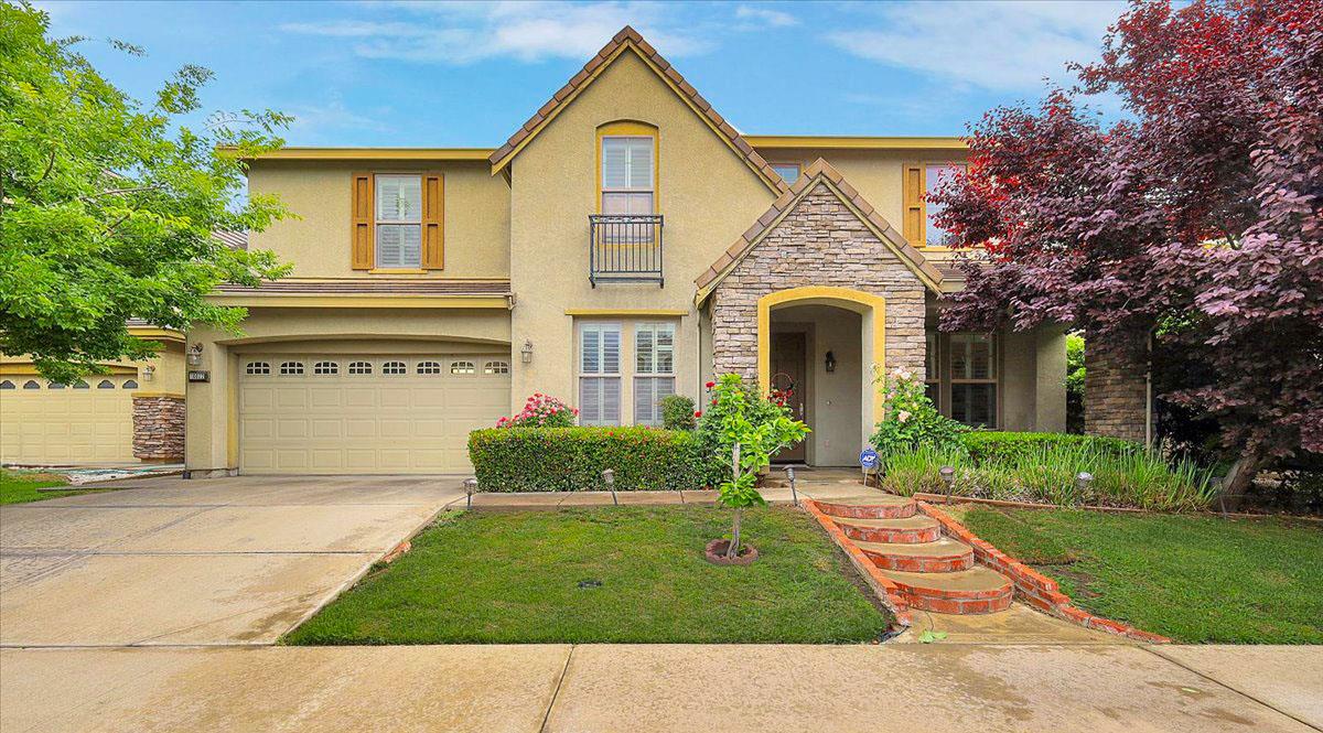 10022 Spring View Way Elk Grove, CA 95757 - Photo 2 of 51