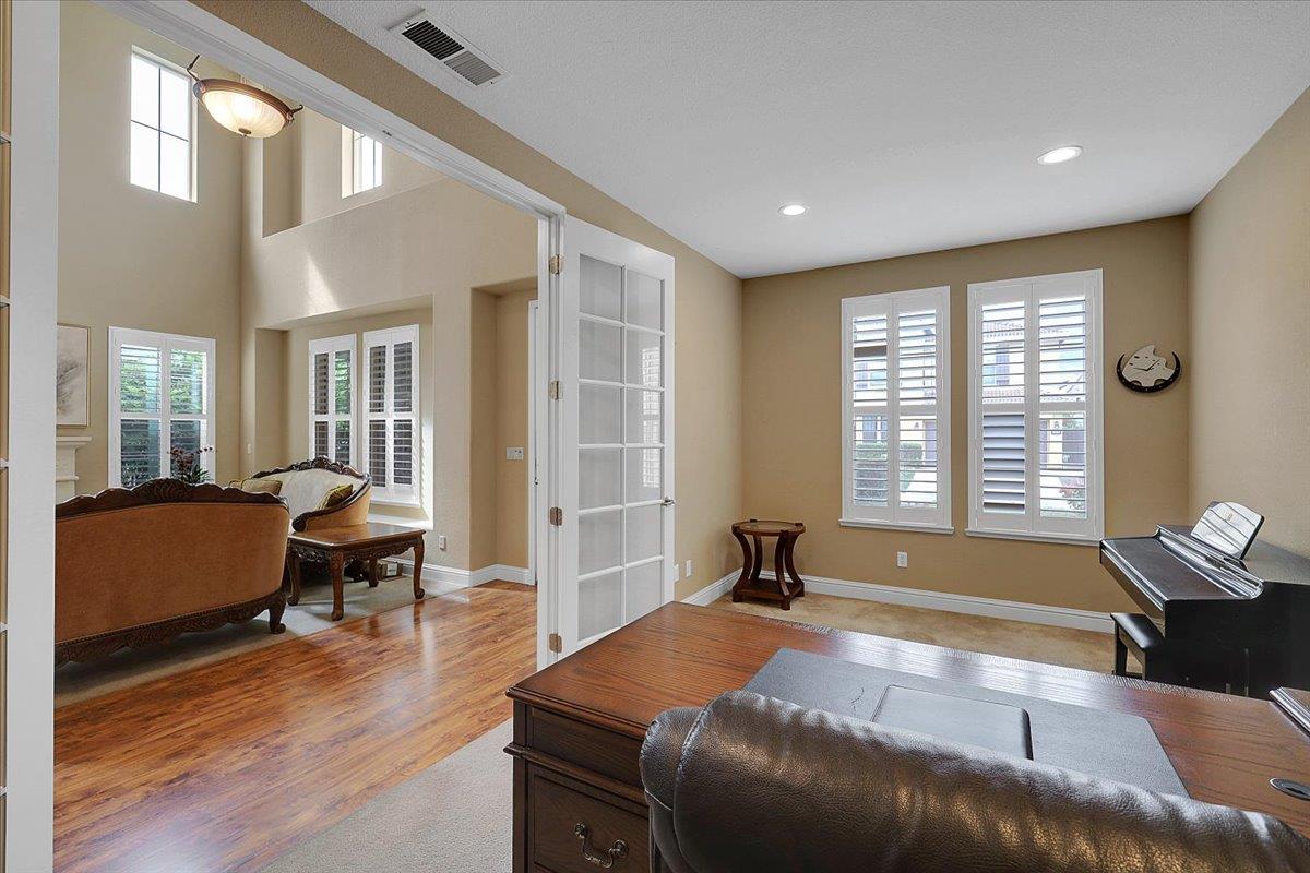 10022 Spring View Way Elk Grove, CA 95757 - Photo 24 of 51