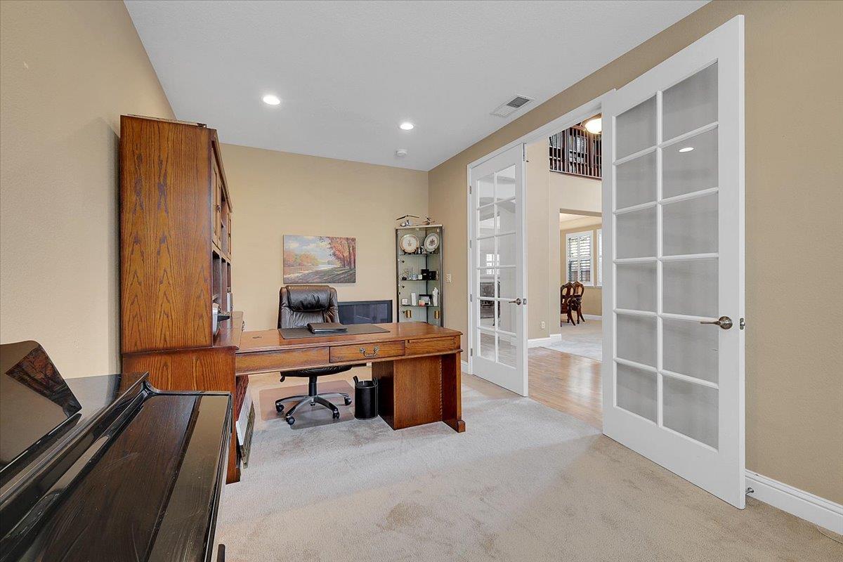 10022 Spring View Way Elk Grove, CA 95757 - Photo 26 of 51