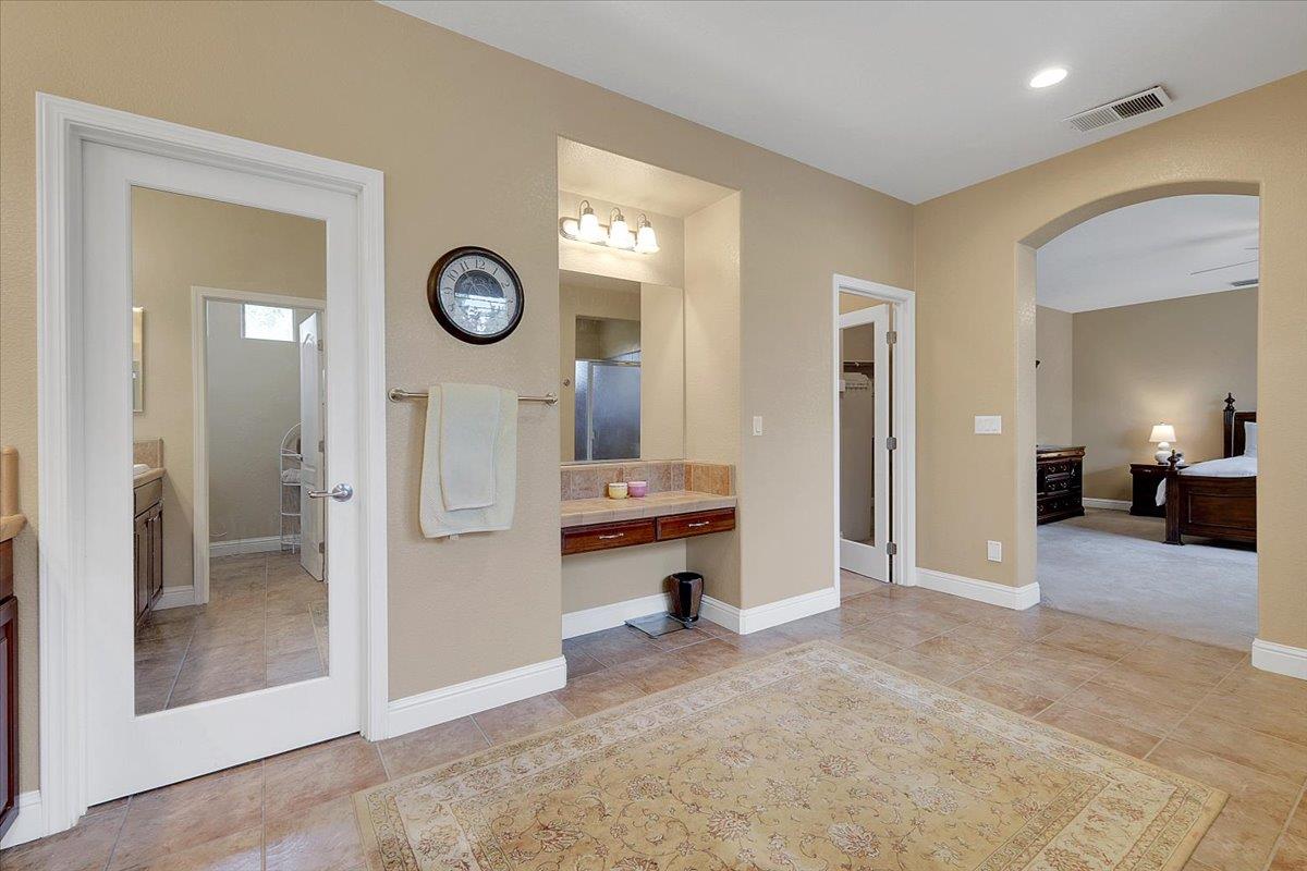 10022 Spring View Way Elk Grove, CA 95757 - Photo 40 of 51