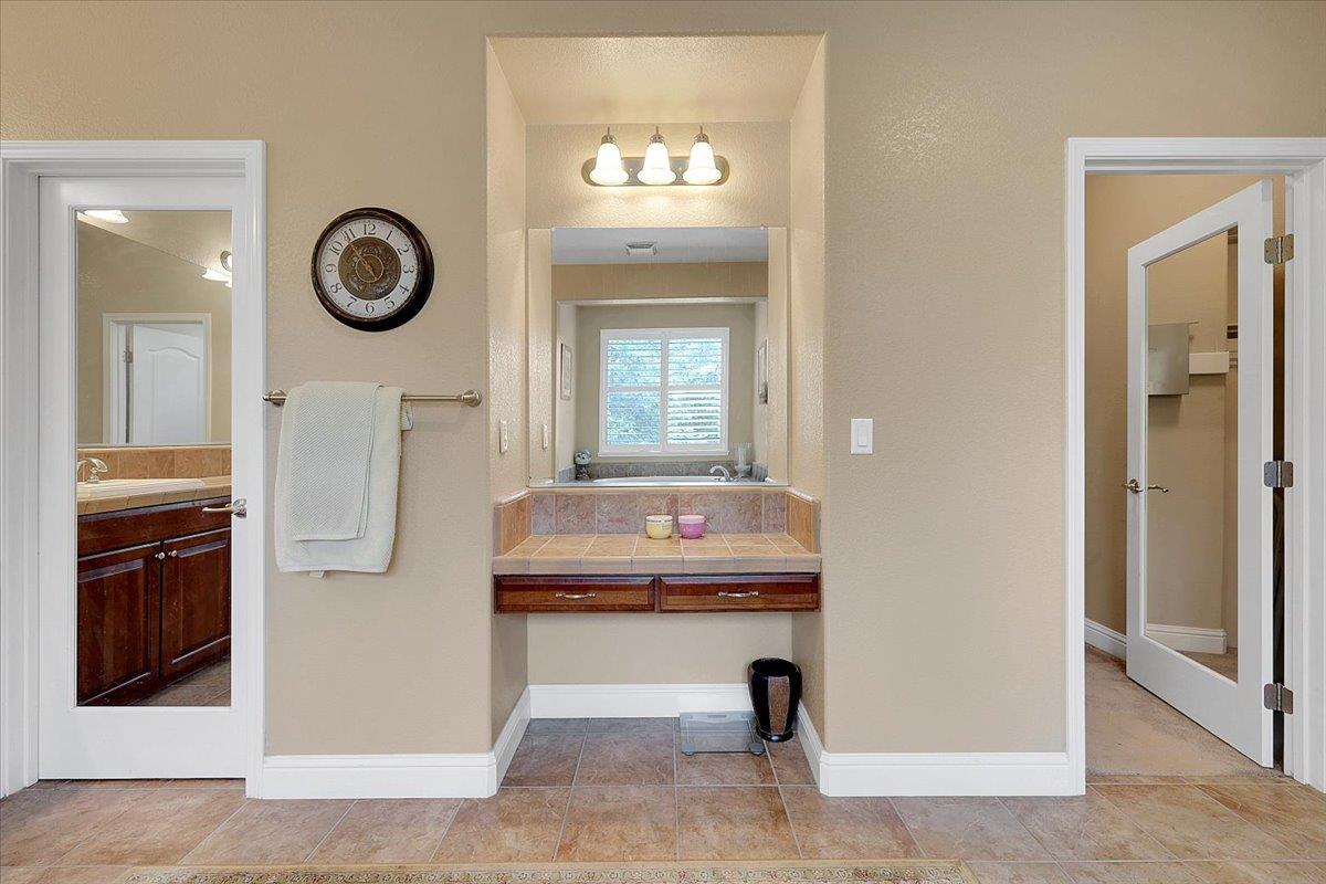 10022 Spring View Way Elk Grove, CA 95757 - Photo 41 of 51