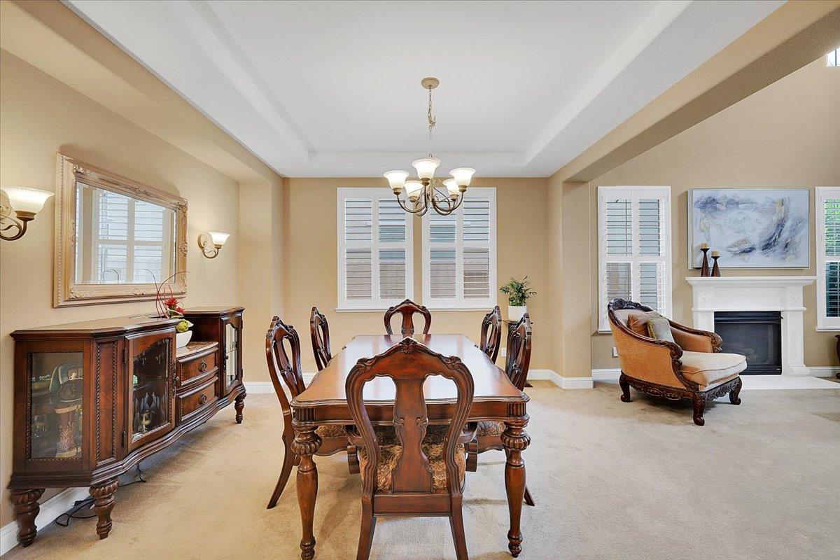 10022 Spring View Way Elk Grove, CA 95757 - Photo 10 of 51