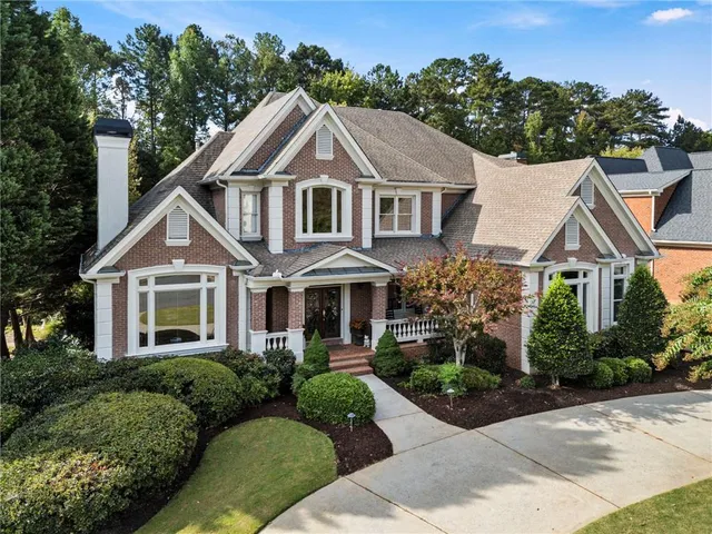 a view of entryway livingroom and hall