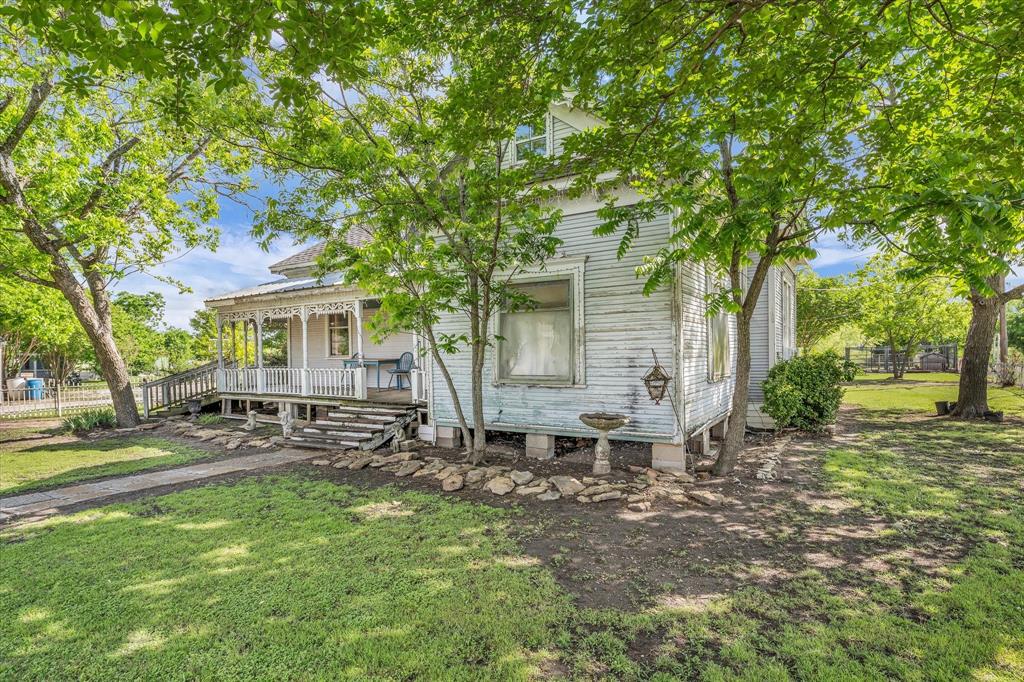421 Huey Avenue Mount Calm, TX 76673 - Photo 27 of 39 a garden view with a seating space