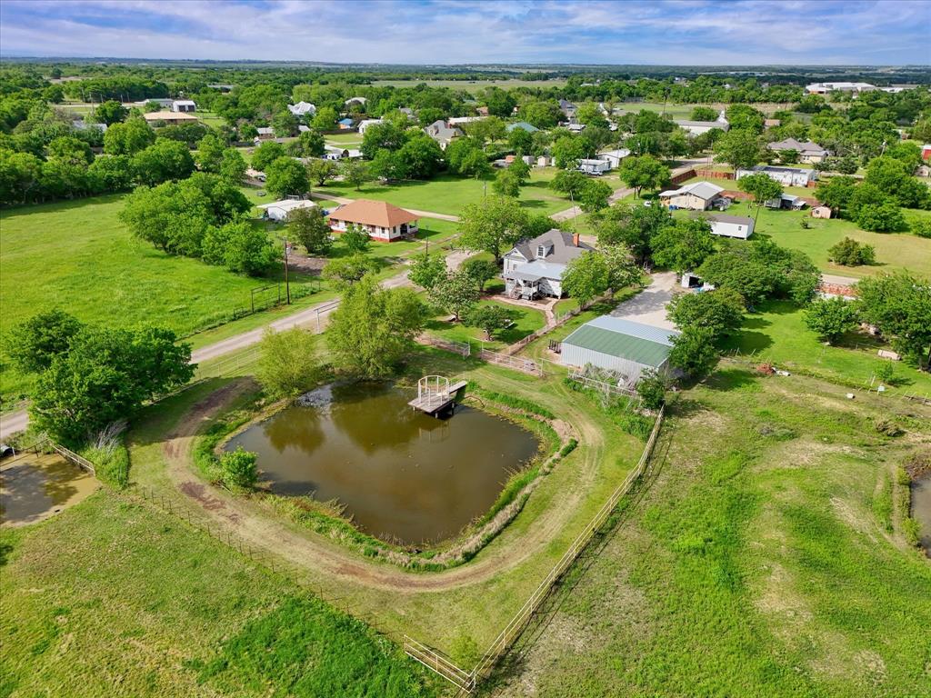 421 Huey Avenue Mount Calm, TX 76673 - Photo 4 of 39 a view of a garden