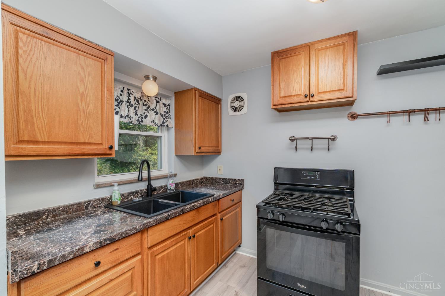 4300 Foley Road Cincinnati, OH 45205 - Photo 9 of 32