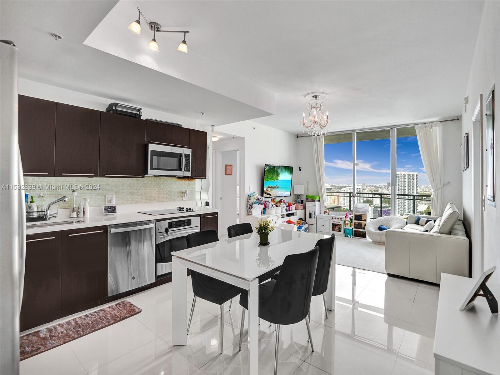 90 Southwest 3rd St Unit 2707  