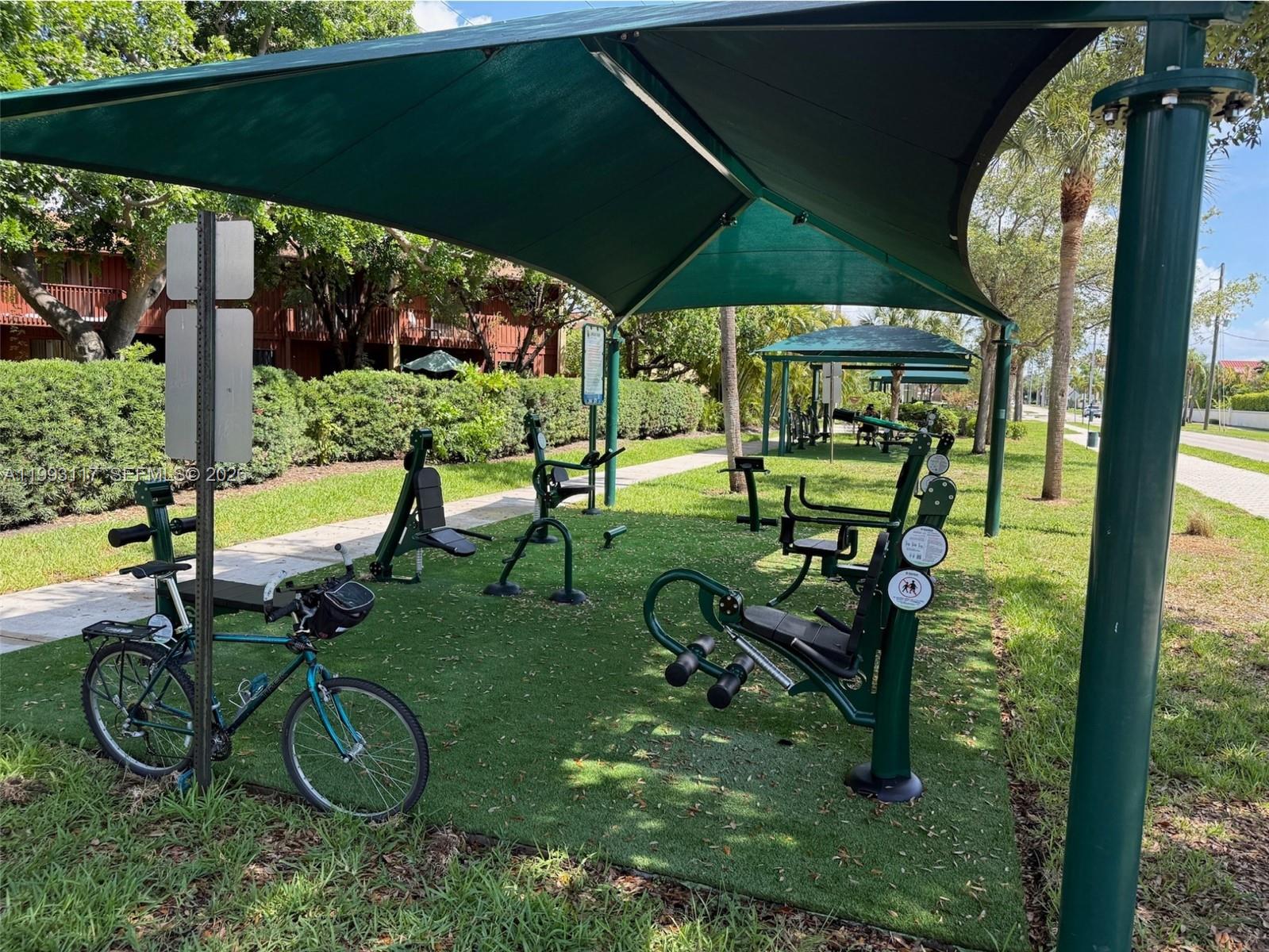 426 Southeast 3rd Street Dania Beach, FL 33004 - Photo 34 of 38