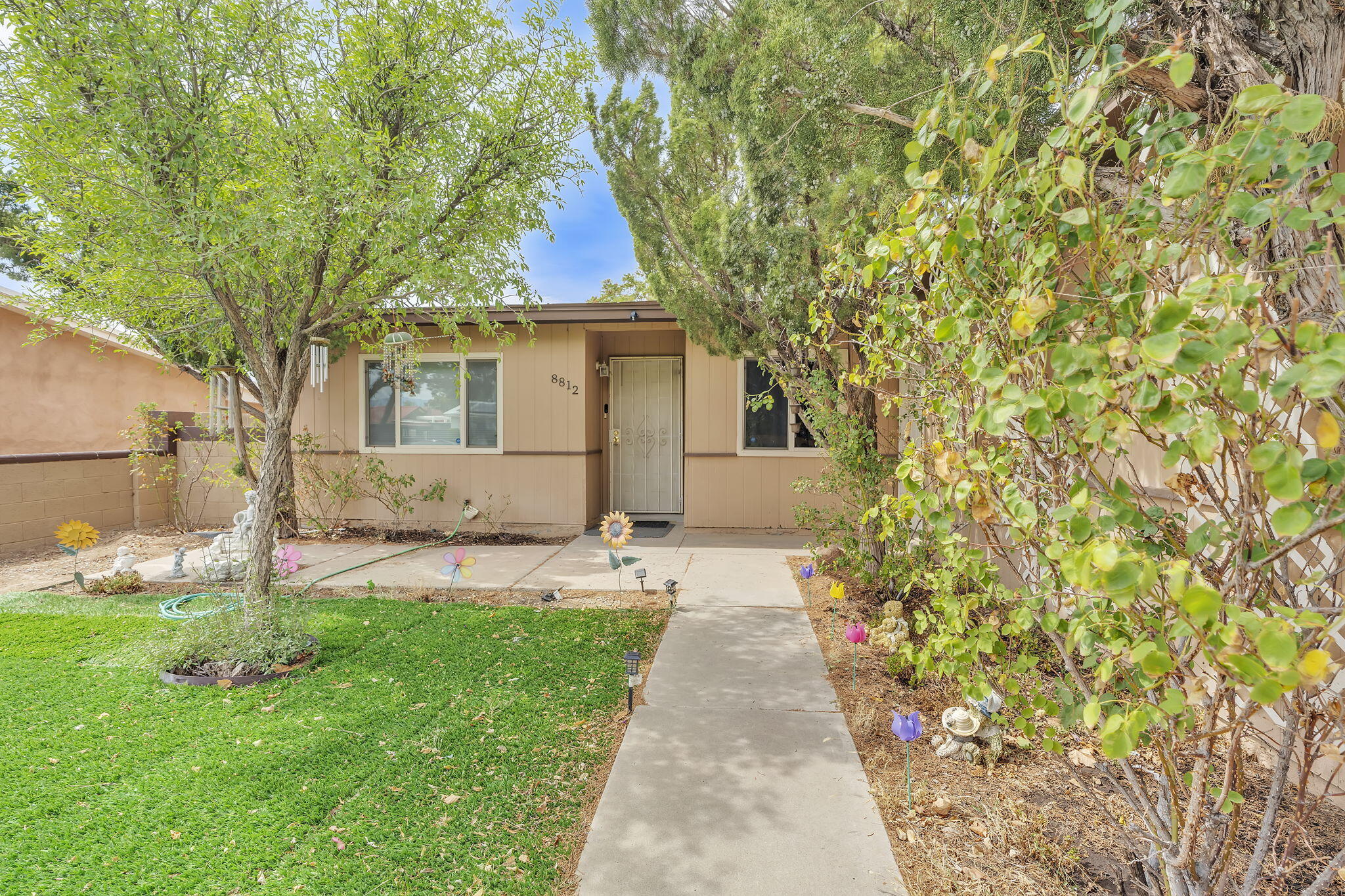 8812 Robby Avenue Southwest Albuquerque, NM 87121 - Photo 9 of 49 Gallery Image 9