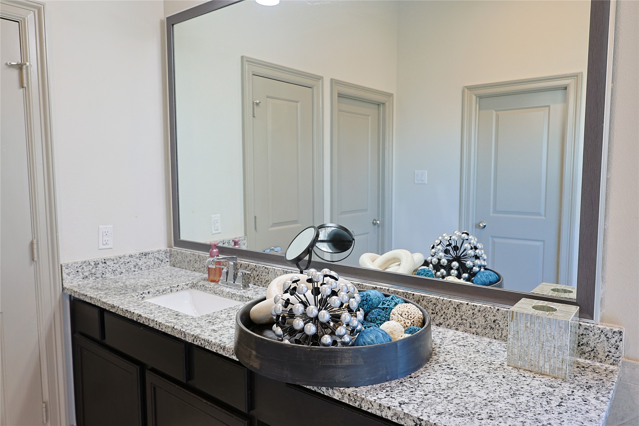 15770 Deeside Spring Drive Humble, TX 77346 - Photo 26 of 37 Primary bathroom