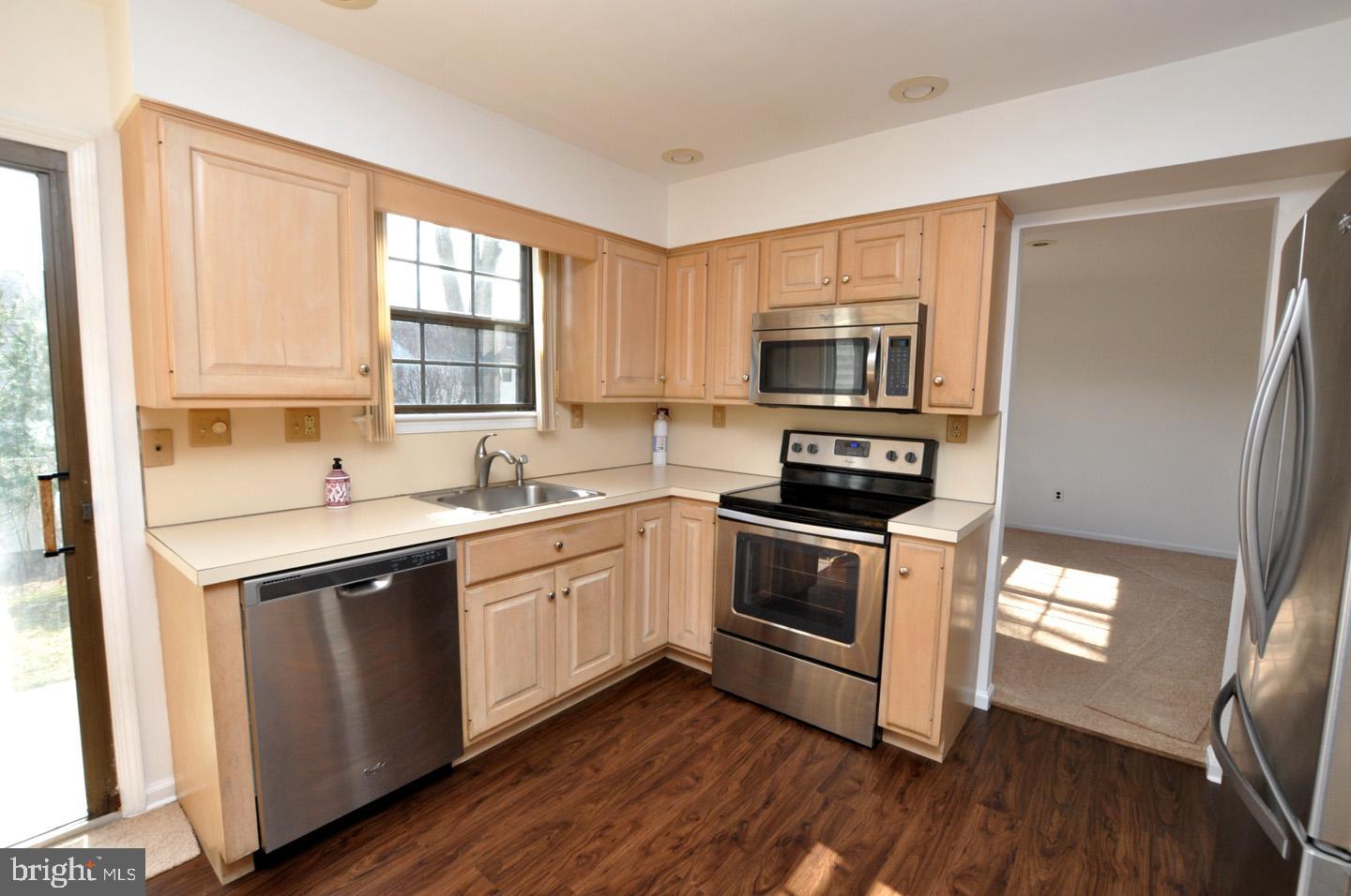 7 Utica Road Marlton, NJ 08053 - Photo 11 of 34 Newer stainless steel appliances