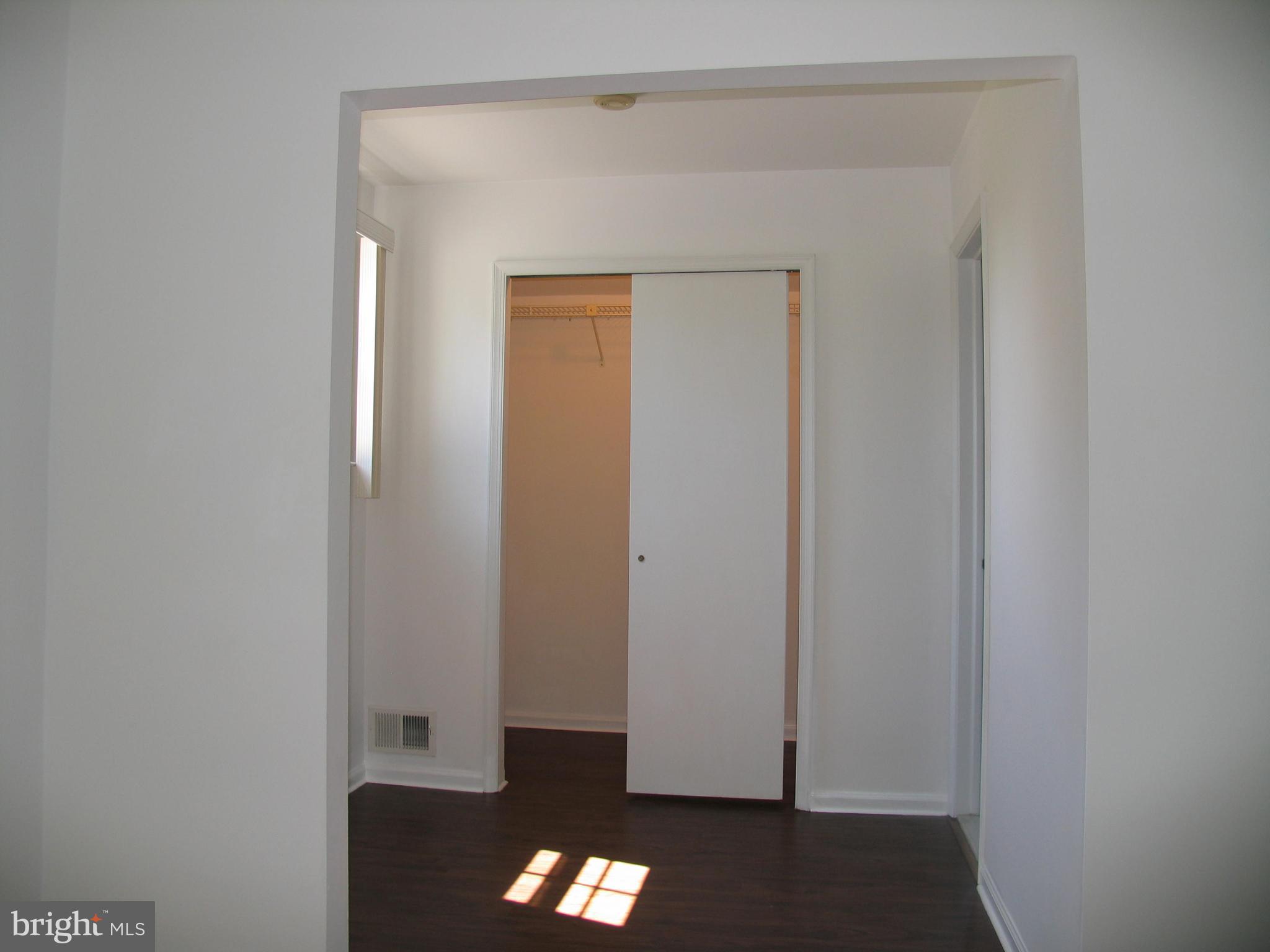 7 Utica Road Marlton, NJ 08053 - Photo 18 of 34 Main bedroom sitting area and closet