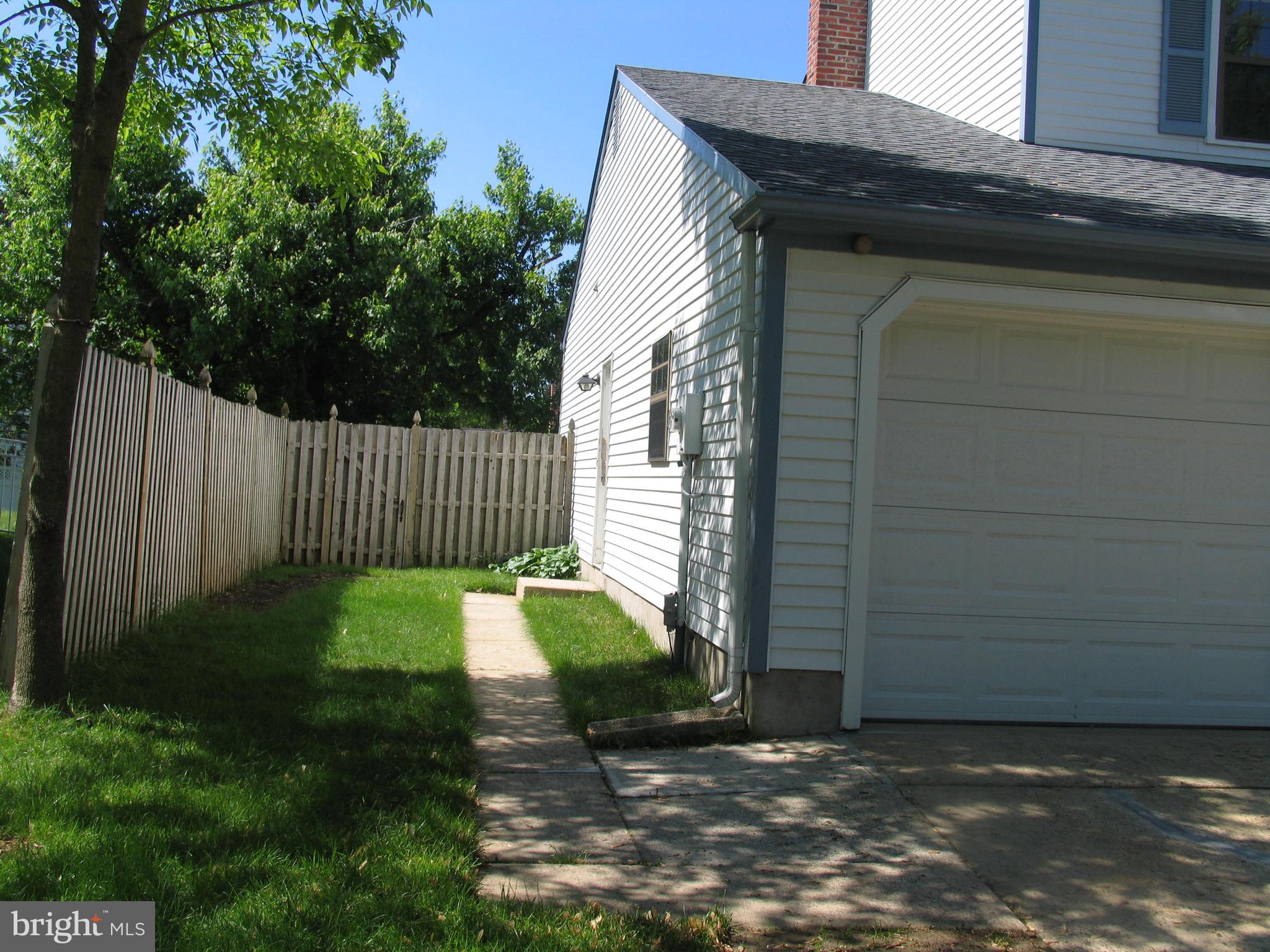 7 Utica Road Marlton, NJ 08053 - Photo 31 of 34 Side Yard